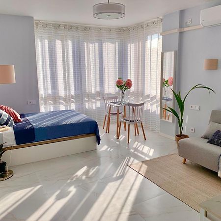 Elegant Studio With Pool And Seaview Торемолинос Екстериор снимка